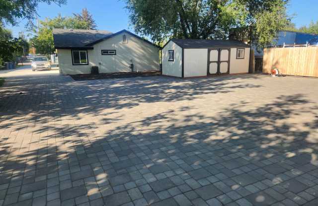 3 bedroom home 1/2 acre.  No HOA Gallery 4
