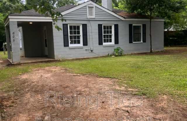 605 W Shawnee Dr photos photos
