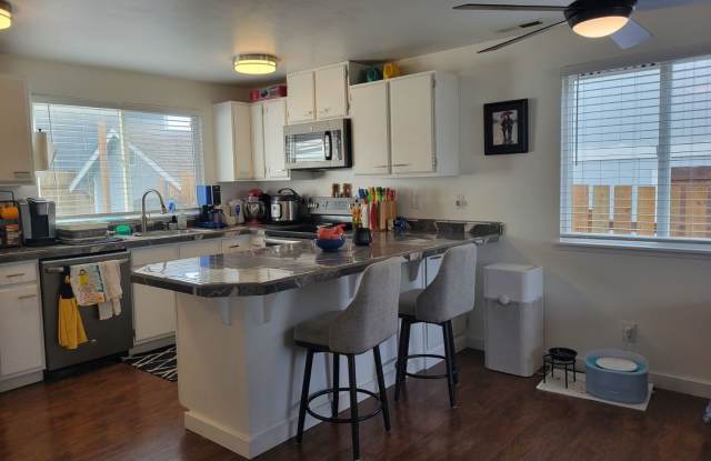 3 Bedroom 1.5 Bath located in West Bremerton! Gallery 3