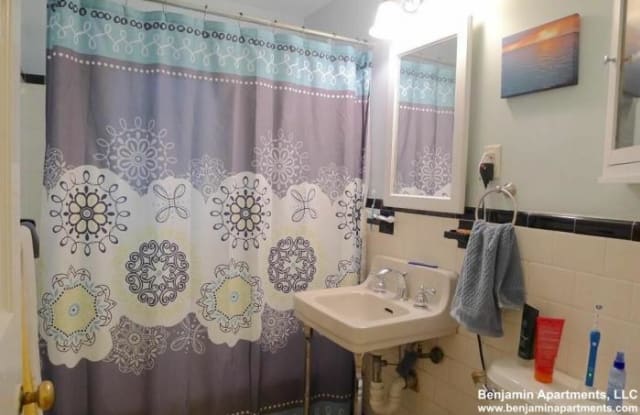 40 Hatfield Rd. - 40 Hatfield Road, Newton, MA 02465