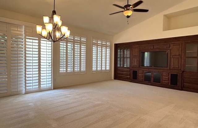 Scottsdale 3 Bed, 2 Bath Single Story Home PLUS Den Gallery 3