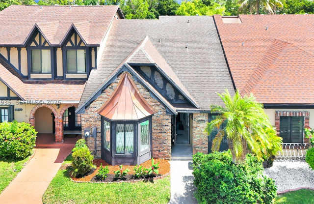 8957 NW 44th Ct Gallery 3