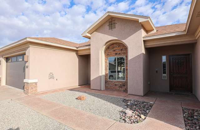 Beautiful 4 Bed 2 Bath - Dogs Allowed! Gallery 4