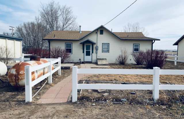 Charming 2-Bedroom Ranch with Stunning Views — Peaceful Country Living Just South of Milliken! photos photos