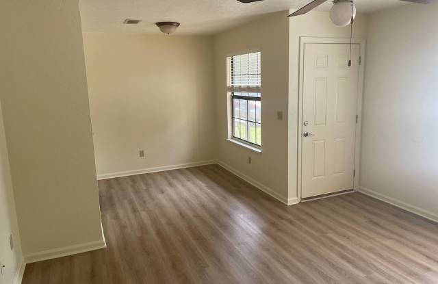 1/1 on dixie drive $875!! photos photos