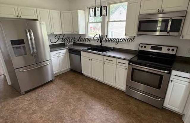 BEAUTIFUL HOME ON W OAK RIDGE photos photos