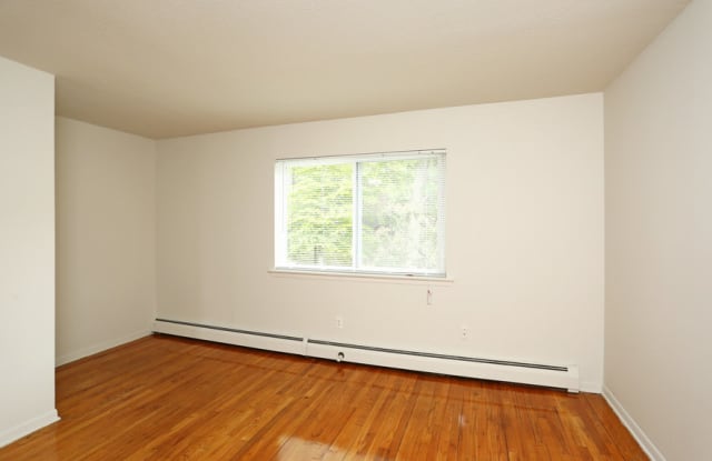 Woodbury Apartments Gallery 3