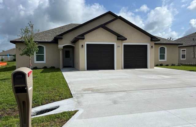 100 LYNBROOK LANE photos photos