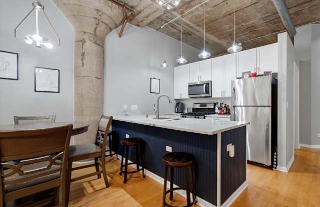 1000 W 15th Street Gallery 3