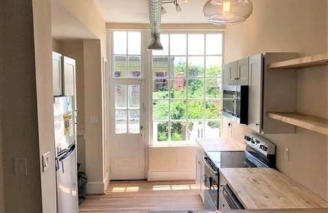 1521 W Lombard St photos photos