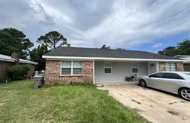 927 Bremen Ave photos photos