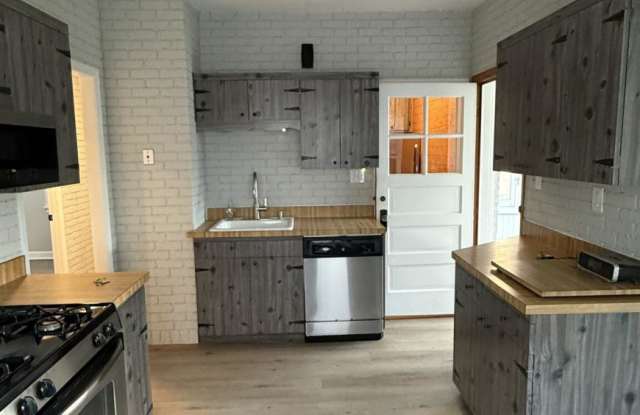 6614 North Northwest Hwy photos photos