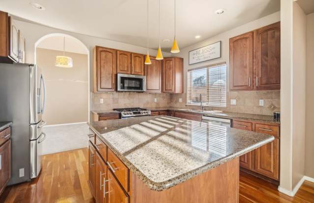 Spacious Family Home with 4 Bedrooms and 3 Bathrooms Gallery 4