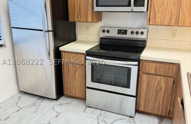 3526 Whitehall Dr Gallery 2