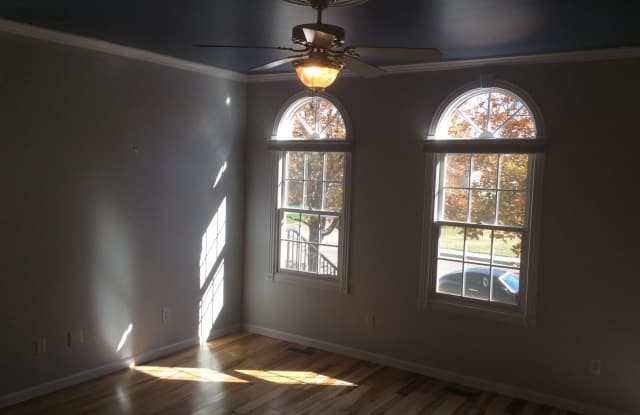 5426 Sunset Dr. Gallery 3