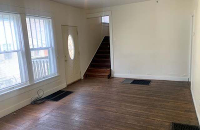 515 South Washington Street Gallery 4