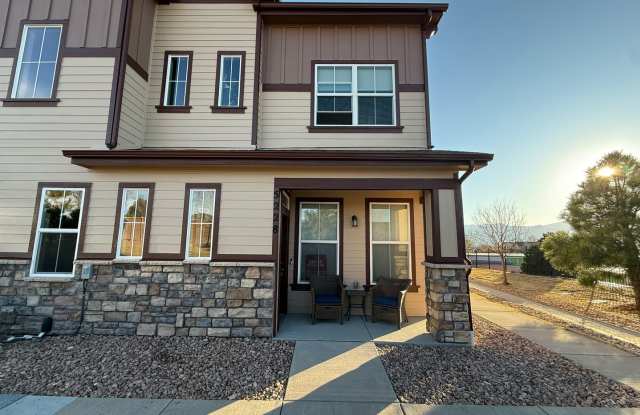 Gorgeous 2 Bed 3 Bath Townhome Right off the Powers Corridor!! photos photos