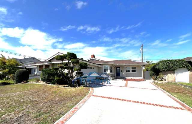 Beautiful Home 3 Bed 2 Bath with Fireplace photos photos