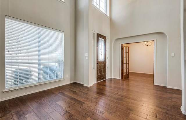 5529 Crimson Oaks Drive Gallery 2