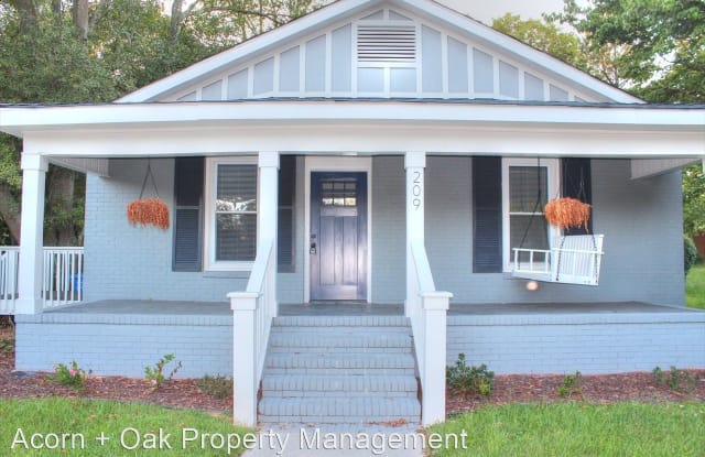 209 Lawrence St - 209 Lawrence Street, Fuquay-Varina, NC 27526
