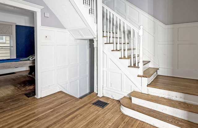 Fully Remodeled 4 Bed 2 Bath Home photos photos