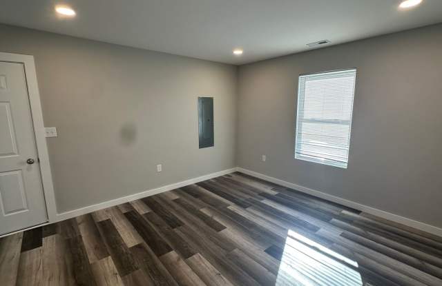 Available now!  Brand new - 2BR/2BA with garage Clear Creek Gallery 4