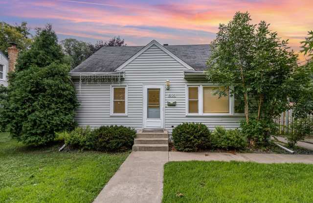 Beautiful 4 Bed 2 Bath Home With Fence and Garage photos photos