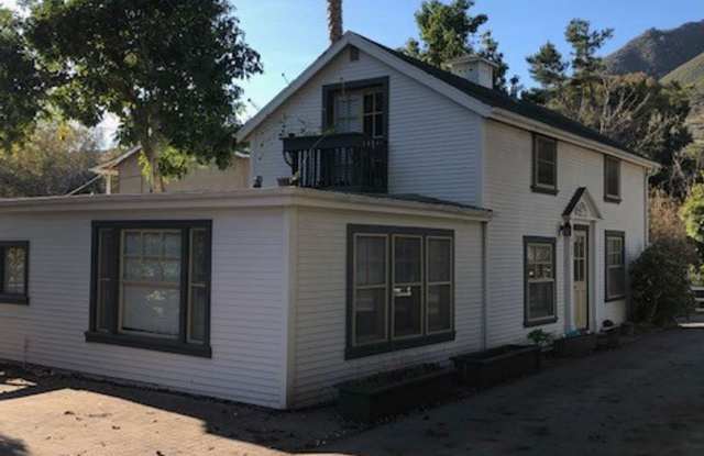 Charming Historic 3bd/2ba Two Story House, Walking Distance to Downtown SLO - 462 Dana Street, San Luis Obispo, CA 93401