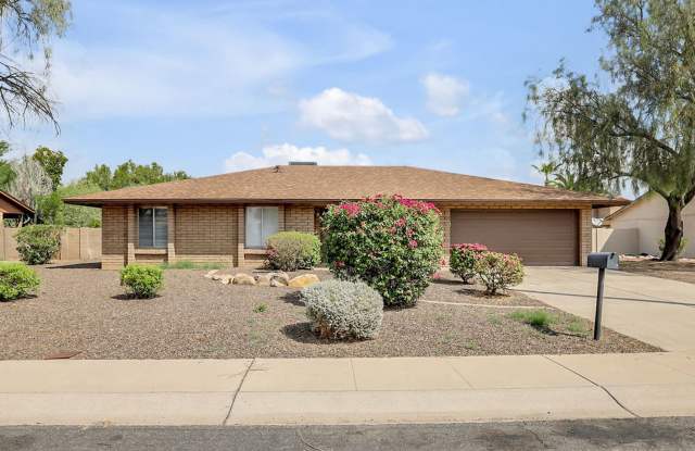 Gorgeous 4-Bedroom Home in Prime 85254 Location! photos photos