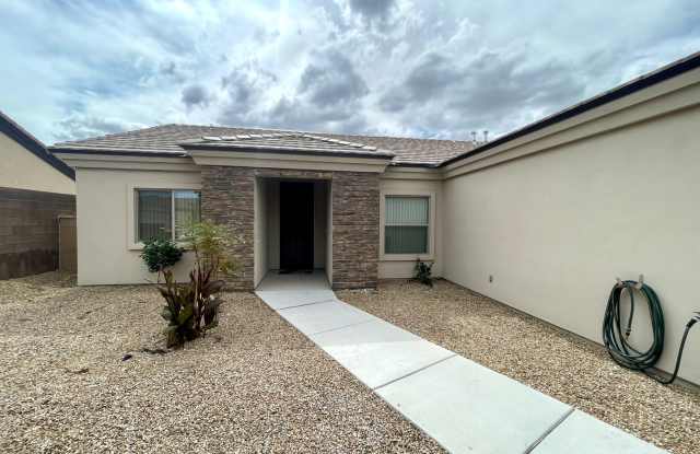 Beautiful 3 Bedroom Home in Hualapai Shadows! *HOME IS CURRENTLY OCCUPIED, PLEASE DO NOT DISTURB THE TENANTS* Gallery 4
