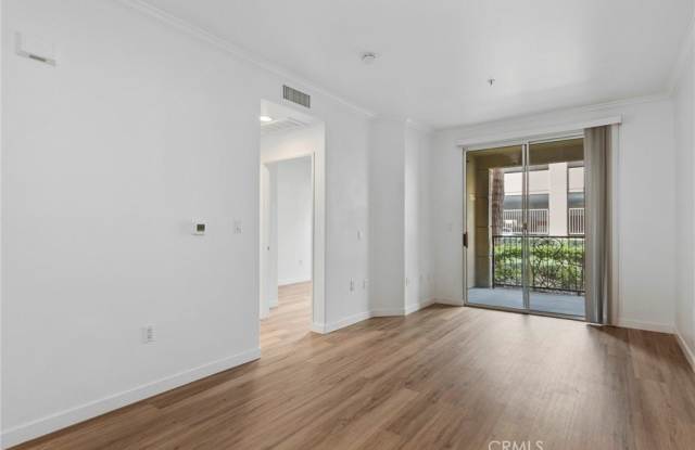 2110 Watermarke Place Gallery 4