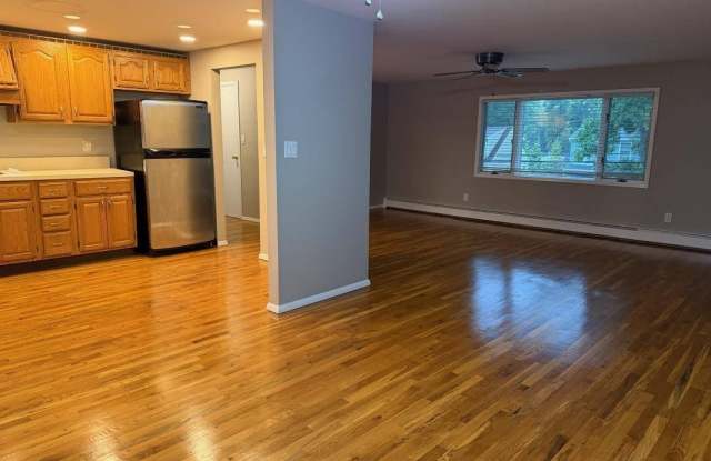 508 N. Broome Avenue Gallery 1