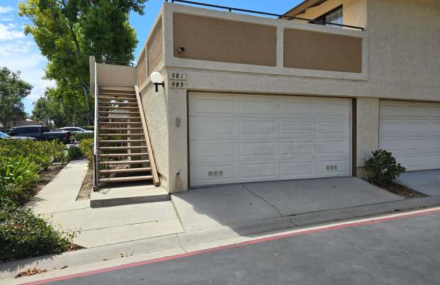 Spacious Upstairs 2-bedroom, 2-bathroom condo located in a quiet Ventura neighborhood with a 2-car garage. - 581 Holmes Avenue, Ventura, CA 93003
