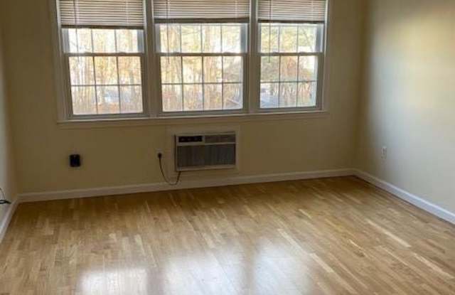 34 Padanaram Rd - 34 Padanaram Road, Danbury, CT 06811