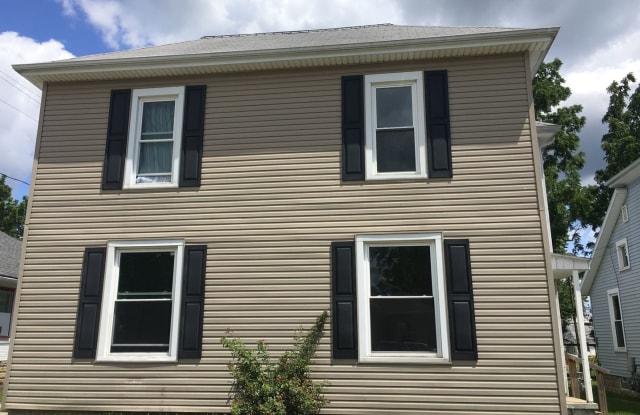 618 Cedar St - 618 Cedar Street, Springfield, OH 45504