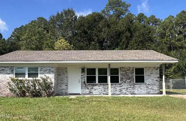 204 W Angela Circle - 204 West Angela Circle, Gulfport, MS 39503 204 W Angela Circle - 204 West Angela Circle, Gulfport, MS 39503