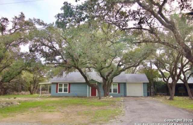 167 Lakeview - 167 Lakeview Circle, Canyon Lake, TX 78070