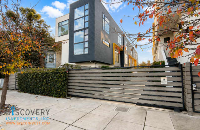 Modern Split Level Home Gallery 3