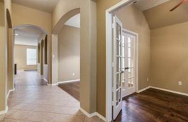 805 Royal Crest Court Gallery 4