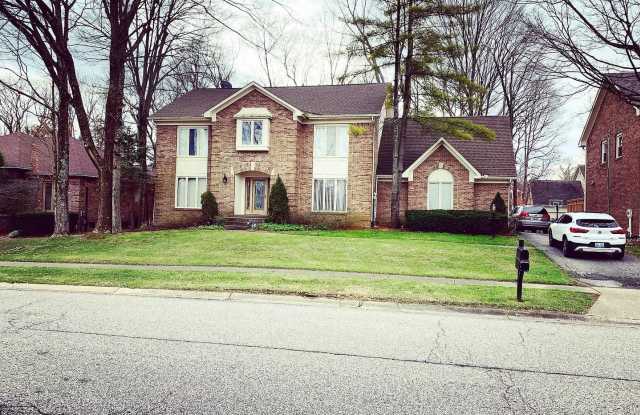 Check Out This Stunning & Rare Lake Forest Rental! photos photos