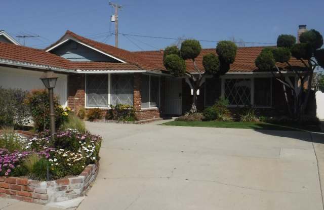 11932 WALLINGSFORD ROAD Gallery 2