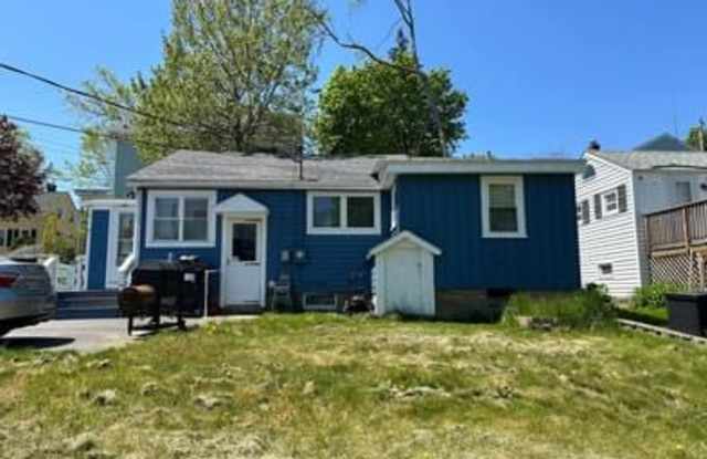 17 Hinckley Street - 17 Hinckley Street, Bath, ME 04530 17 Hinckley Street - 17 Hinckley Street, Bath, ME 04530