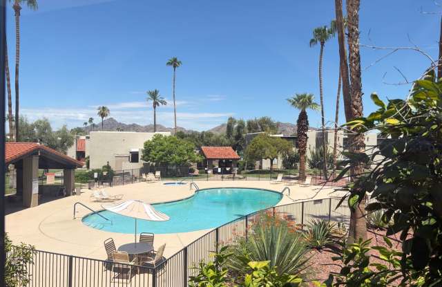 Stunning Camelback Mountain Views in the Heart of Phoenix Gallery 4