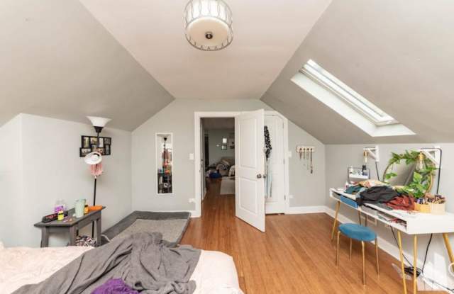 848 N Wood photos photos