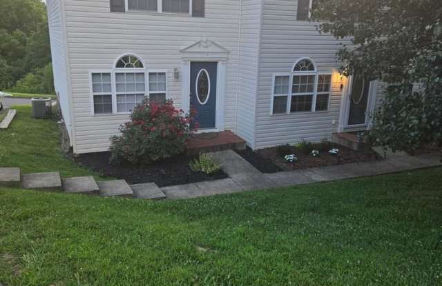 Spacious 2-Bedroom Townhome – End Unit with Private Deck  Garage photos photos