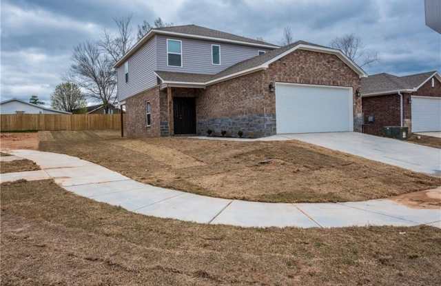 425 Mayflower  AVE - 425 Mayflower Avenue, Lowell, AR 72745