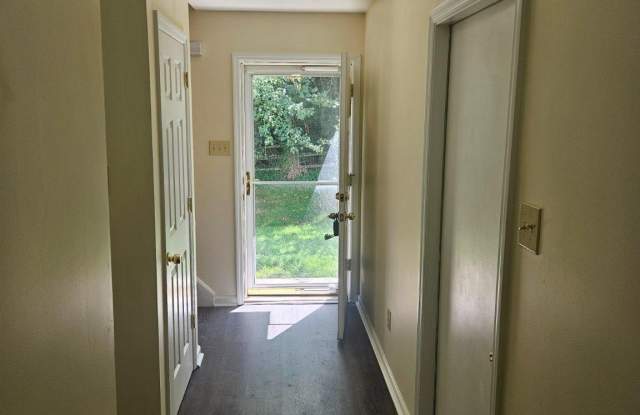 2618 DANIELS Lane Gallery 4