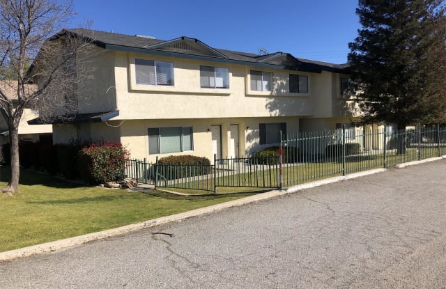 5705 Fairfax Rd - D - 5705 Fairfax Road, Bakersfield, CA 93306