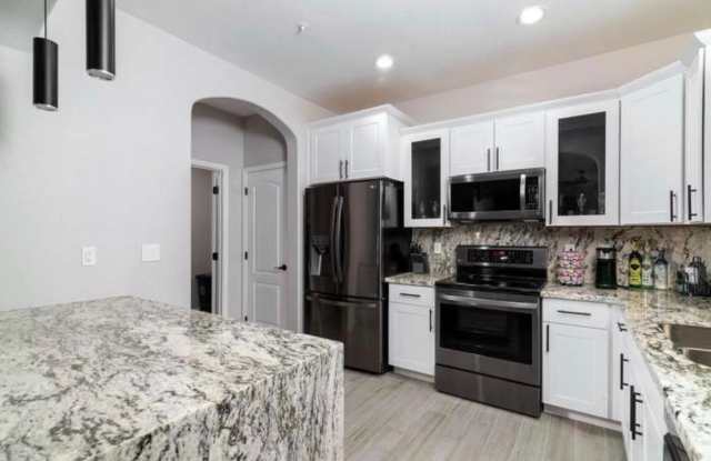 2726 S Equestrian Drive Gallery 3