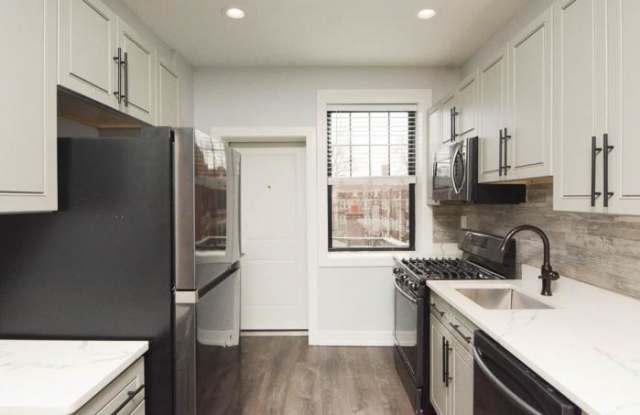6111 Winthrop Gallery 2